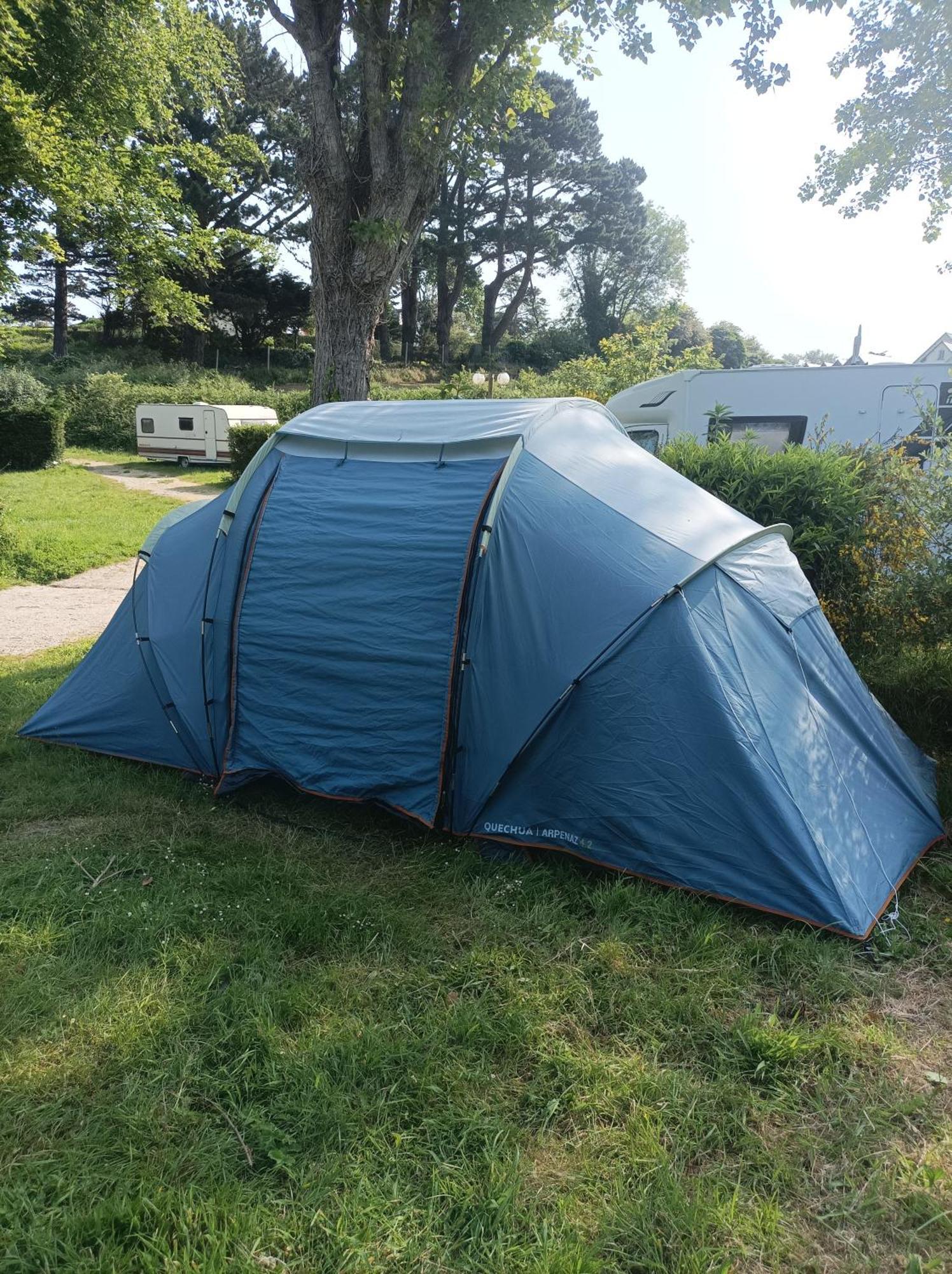 Les Hortensias Grande Tente Familiale Deux Chambres Et Sejour Vue Mer Sur Camping Nature Plestin-les-Grèves Zimmer foto